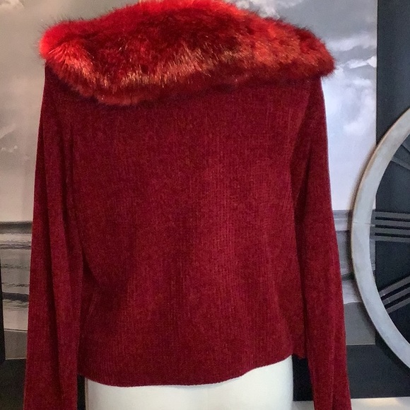 Lisa International Red Faux Fur Collar Chenille Sweater Jacket EUC Size L - Picture 4 of 10